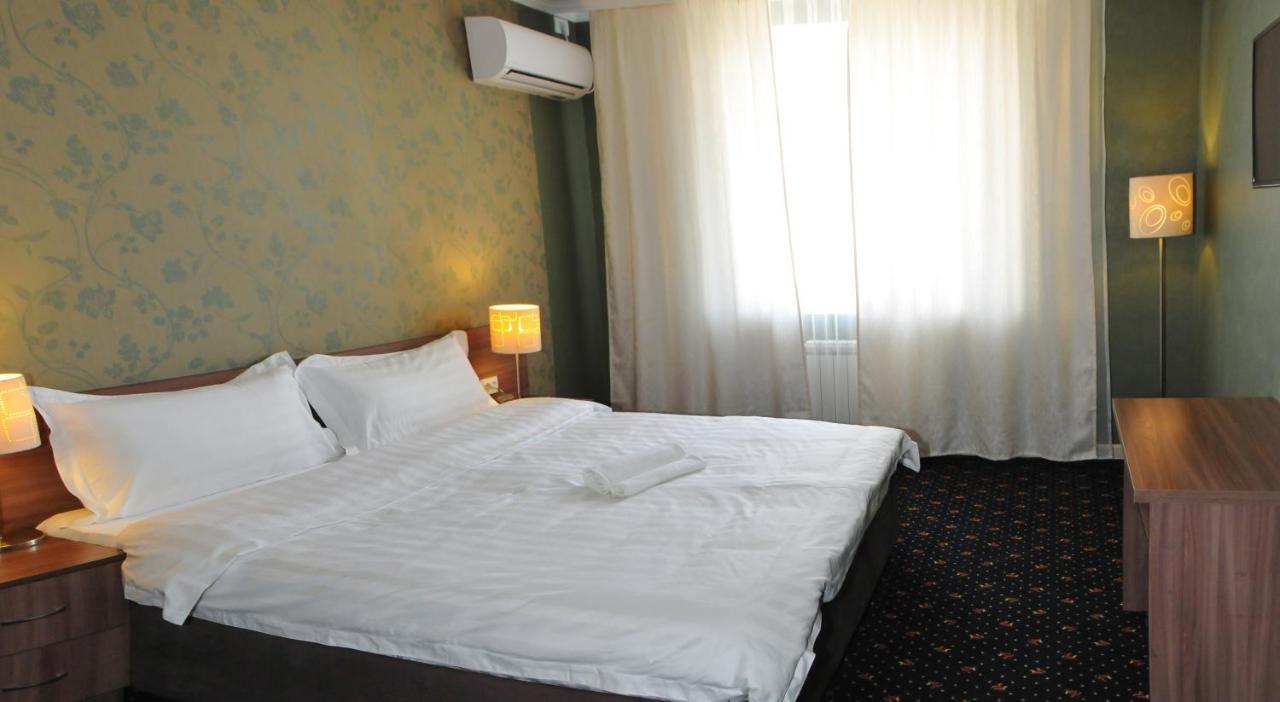 Gokai Hotel Astana Luaran gambar