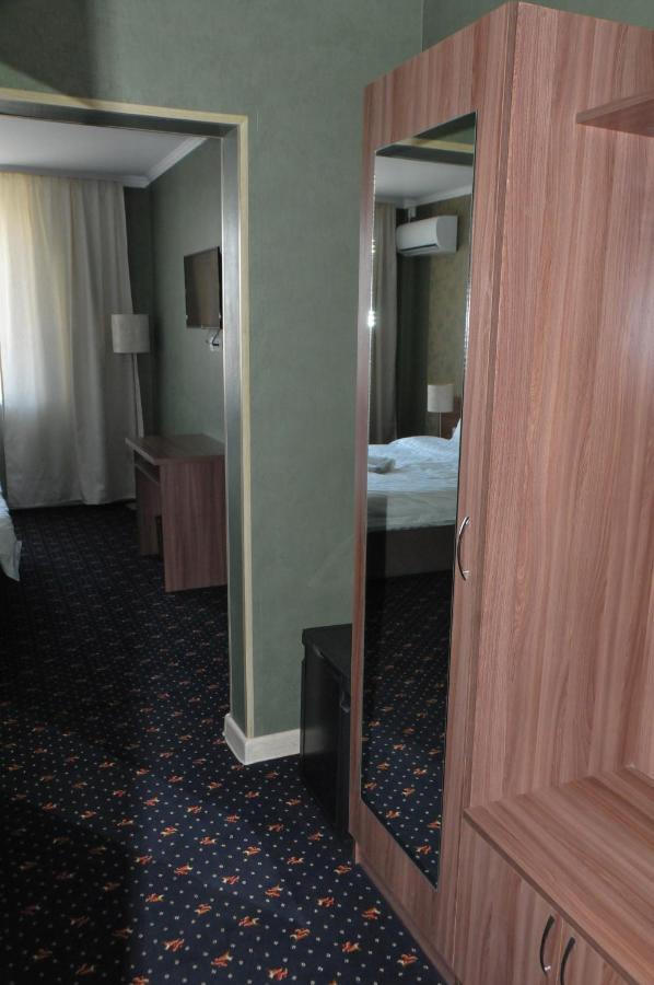 Gokai Hotel Astana Luaran gambar